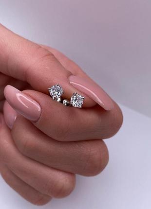 Серьги-пусеты из серебра — круглые, с фианитами 925 пробы