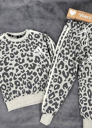 Спортивний костюм для дівчинки adidas худі та штани леопардовий утеплений флісом