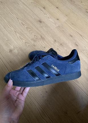 Кросівки adidas gazelle сині, устілка 25,5 см, замшеві