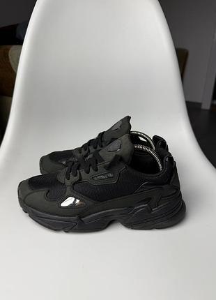 Кросівки adidas falcon