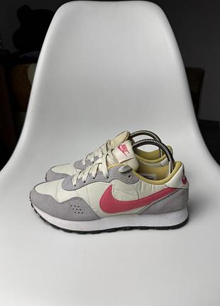 Кросівки nike md valiant