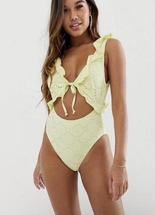 Купальник жіночий asos монокіні світло-жовтий з рюшами та вирізами
