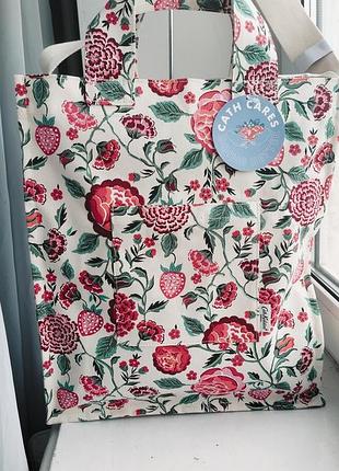 Вертикальна сумка-тоут cath kidston strawberry garden organic cotton tall tote bag