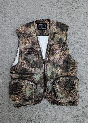 Жилет котоновмай urban outfitters, size s, состояние идеальное, плечи 42 подмышки 54 длина 62