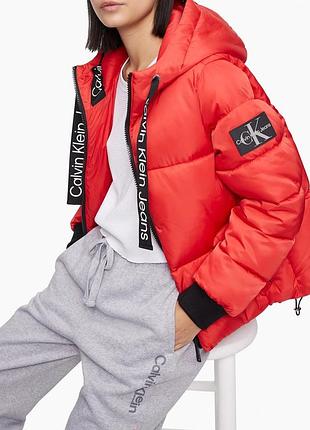 Брендова жіноча куртка calvin klein червона