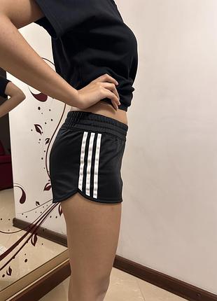 Шорти жіночі adidas, чорні, розмір s, короткі
