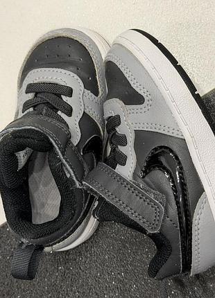 Кросівки для малюка унісекс nike сірі з чорним 21 розмір