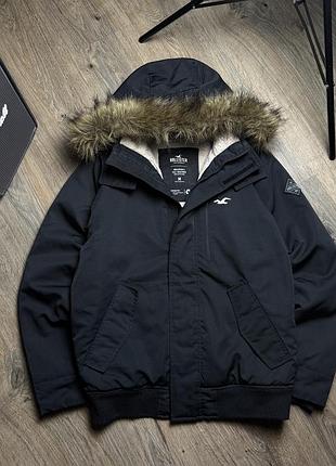 Hollister куртка з хутром на капюшоні / m size