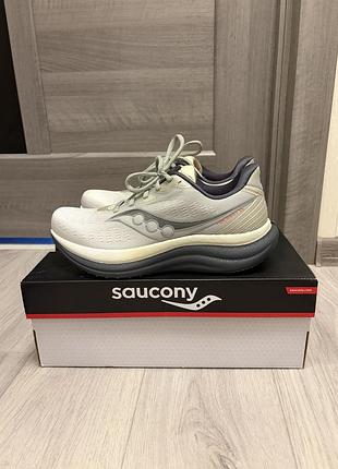 Кросівки чоловічі saucony triumph 23 сірі, білі, розмір 42 (26,5 см)