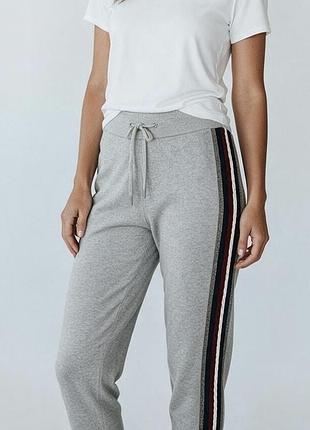 Tommy hilfiger женские оригинальные серые штаны !