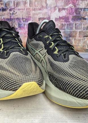 Кроссовки asics novablast 3 le 2