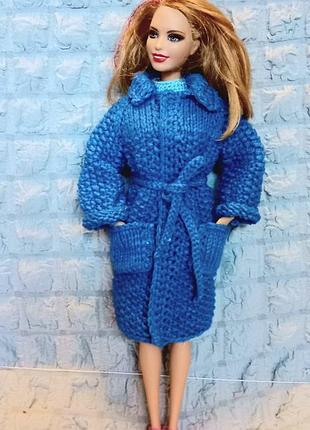 Одяг для ляльки barbie: в'язане пальто ручної роботи, синє