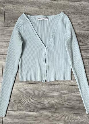 Блакитний вкорочений кардиган лонгслів bershka