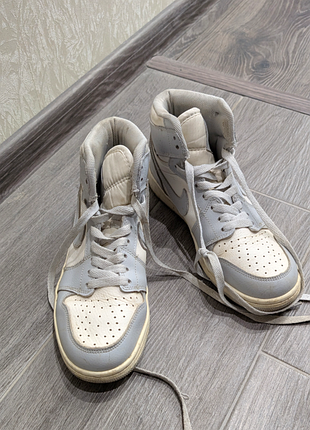 Кросівки сірі nike air jordan