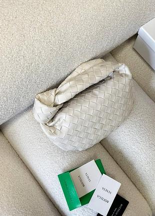 В наявності в чотирьох кольорах   сумка bottega veneta jodie  28*17  коробка , пильник , картки, серійний номер