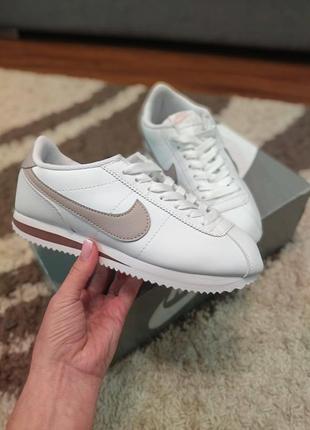 Нові шкіряні кросівки nike cortez white platinum (оригінал) • розмір 38 (24 см)
