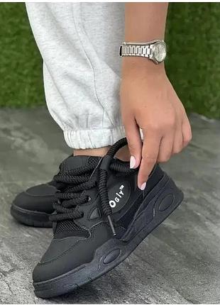 Кроссовки женские/подростковые черные 37-40
