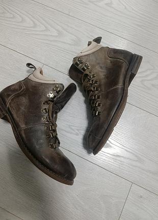Черевики в стилі хайкерів (hiker boots), виготовлені з ефектом зістареної шкіри чоловічі