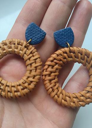 Стильные плетенные серьги-кольца из ротанга в стиле boho-chic