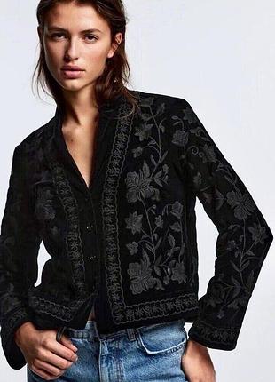 Жакет жіночий zara оксамитовий з вишивкою чорний m