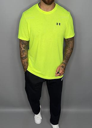 Футболка under armour