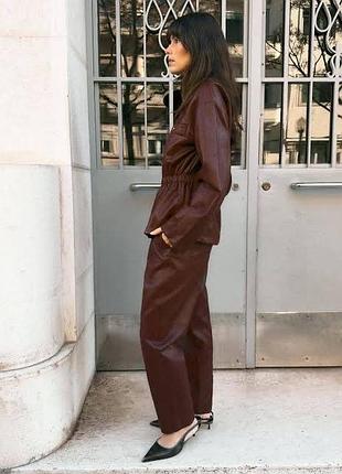 Брюки жіночі zara джогери бордові з екошкіри, розмір s