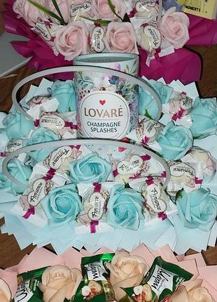 Подарунки lovare подарункова композиція з мильних квітів, цукерок та чаю
