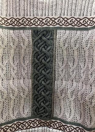 Светр є 26. 8