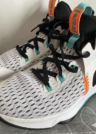 Кросівки унісекс nike lebron witness v white cq9380-100