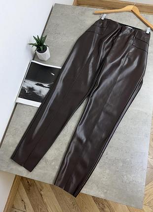 Брюки из кожзама