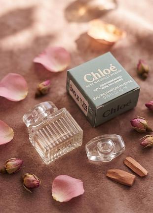 женская парфюмированная вода chloé rose naturelle intense — 100% натуральный ольфакторный аромат с нотами органической розы и древесины, миниатюра 5 м