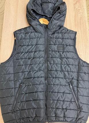 Жилетка чоловіча jack&jones чорна, розмір xxl, зі штучним наповненням
