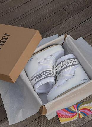 Moon boot white 10