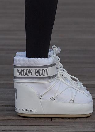 Moon boot white 7