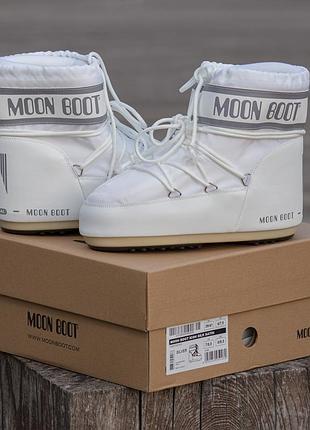 Moon boot white 9