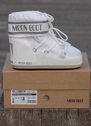 Moon boot white 8
