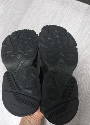 Жіночі кросівки adidas 10