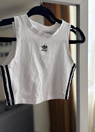 Топ adidas