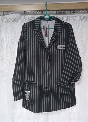 Новый стильный пиджак женский,костюмка+ эластан,размеры 48/50 и 52/54
