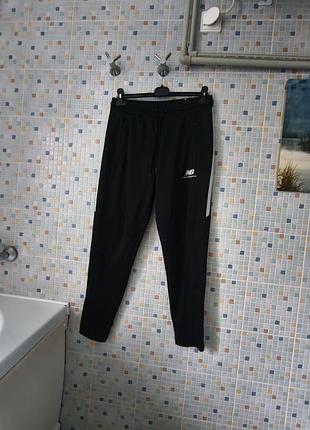 Спортивные штаны new balance.