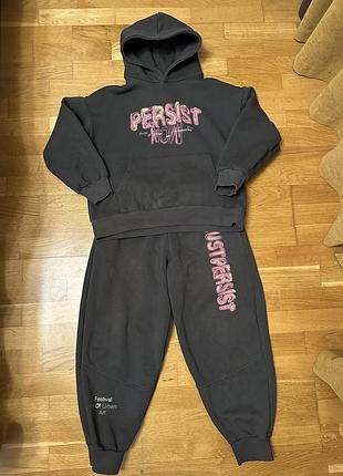 Спортивний теплий костюм для хлопчика zara сірий з написом, розмір 146-158 см 11-12 р