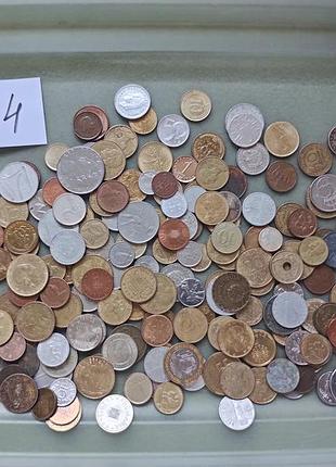 Набір 200 монет, в основному європа, без срср, без московії, без укр монет.