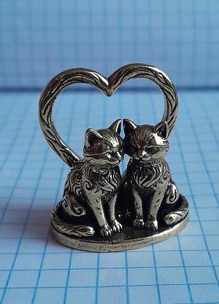 Закохані котики 6
