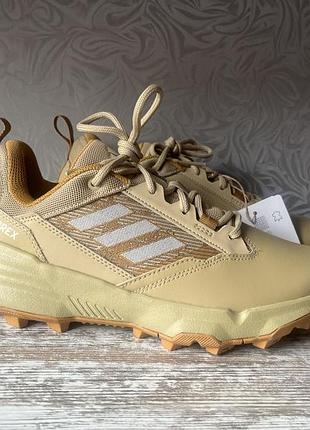 Кросівки жіночі adidas terrex пісочні