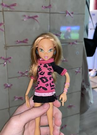 Лялька mattel флора winx club 2005 рік