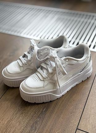 Кросівки жіночі puma білі шкіряні на платформі