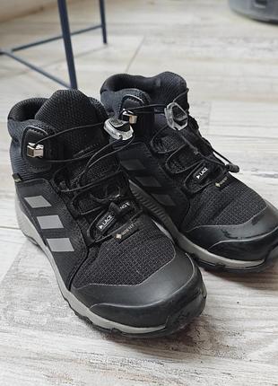 Зимние ботинки на gortex adidas terrex, 30 р