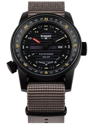 Швейцарський чоловічий годинник traser p68 pathfinder solar rs чорний 111401