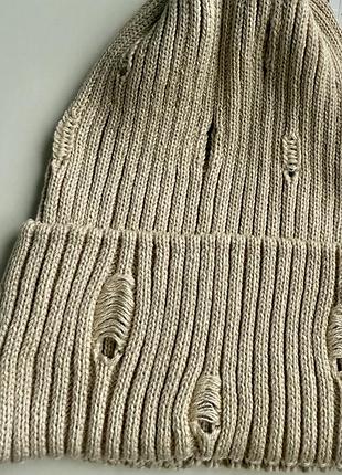 Шапка з подертостями zara 3