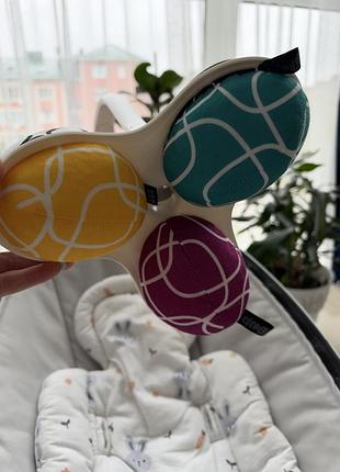 Захитуючий центр 4moms mamaroo 10